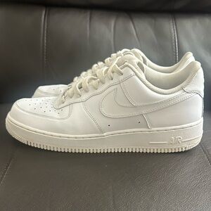 Nike Air Force 1 '07 Low Triple White Men's Size 9 - ‘2024’ #CW2288-111